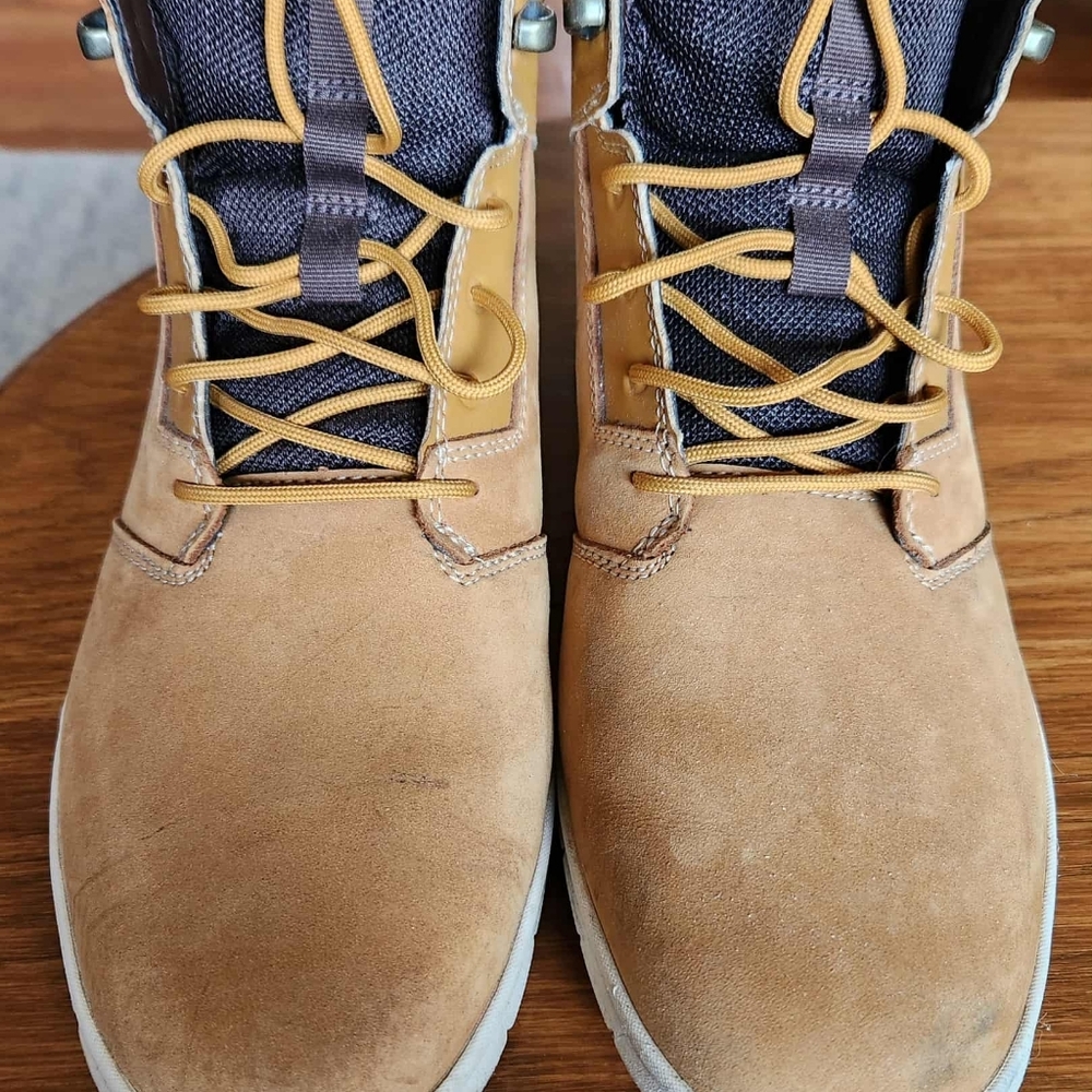 Timberland Hoverlite Boots Size 9 - image 1